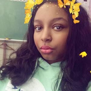 Meet your Posher, Pilar